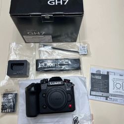 Panasonic LUMIX GH7 Micro 4/3 Mirrorless camera 