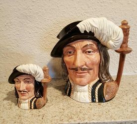 ROYAL DOULTON larg and small Toby Mug "Athos" 1955