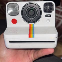 POLAROID CAMERA NOW+