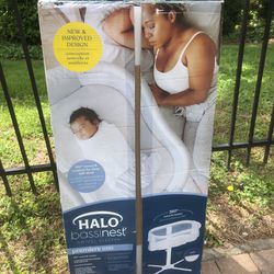 Brand New - Halo BassiNest® Premiere Series Vibrating Baby Bassinet