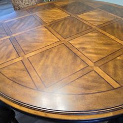 Table & Chairs