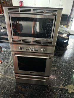 Thermador Oven and Microwave combo