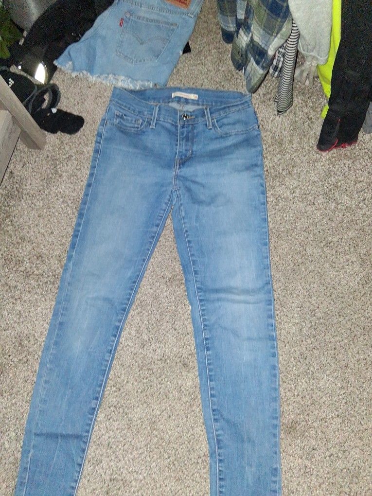 Levi's womens size 28