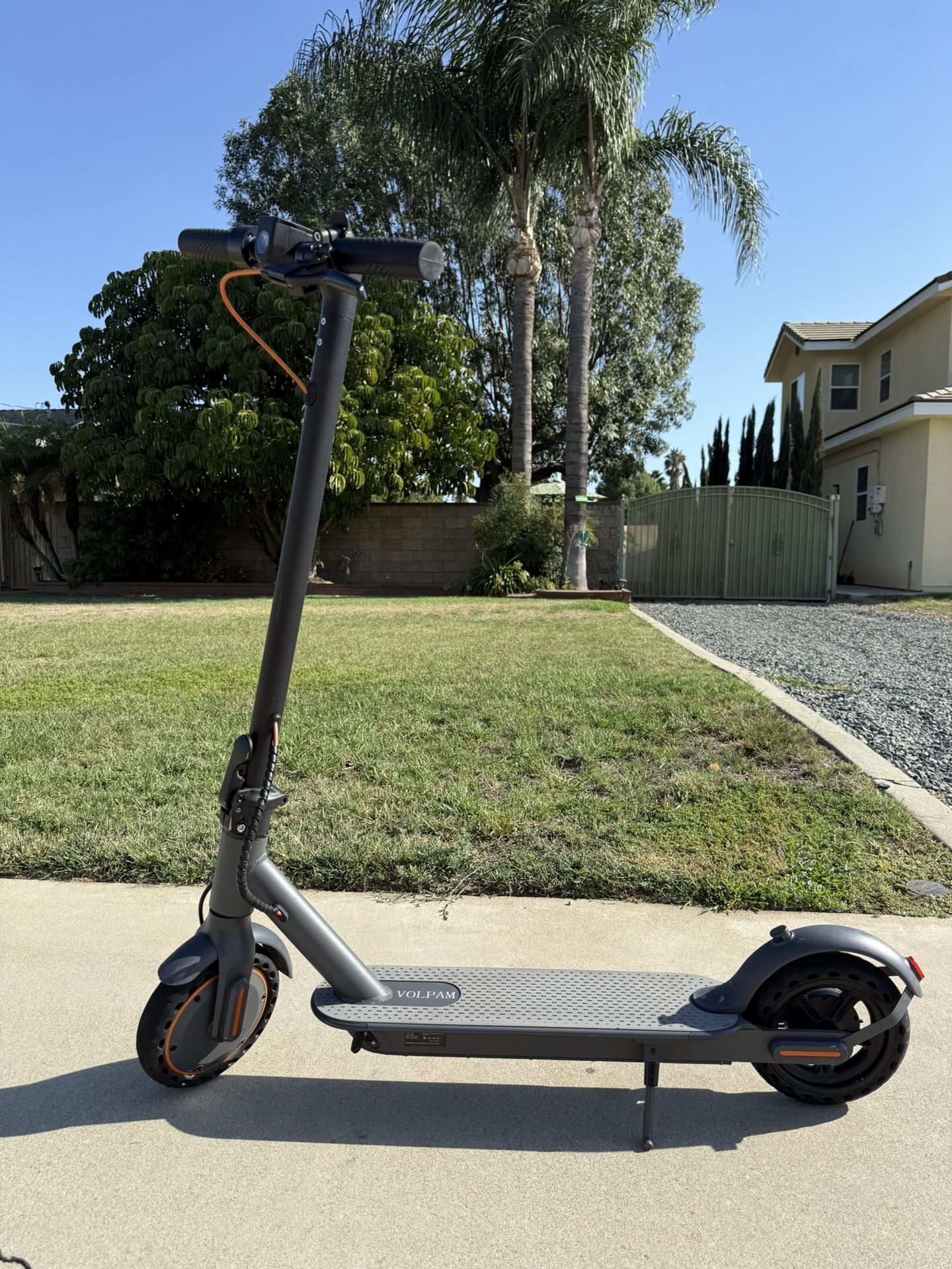 Electric scooter