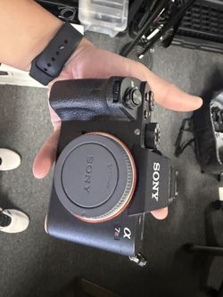 Sony Alpha a7R II Full-Frame Mirrorless Camera Body (a7R2)