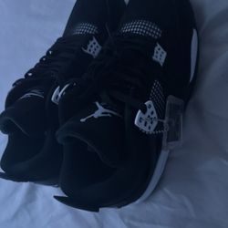 Jordan’s 4s White Thunder Size 12.5 BRAND NEW never Worn