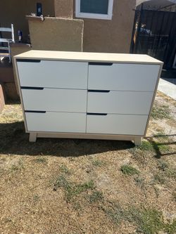Modern dresser