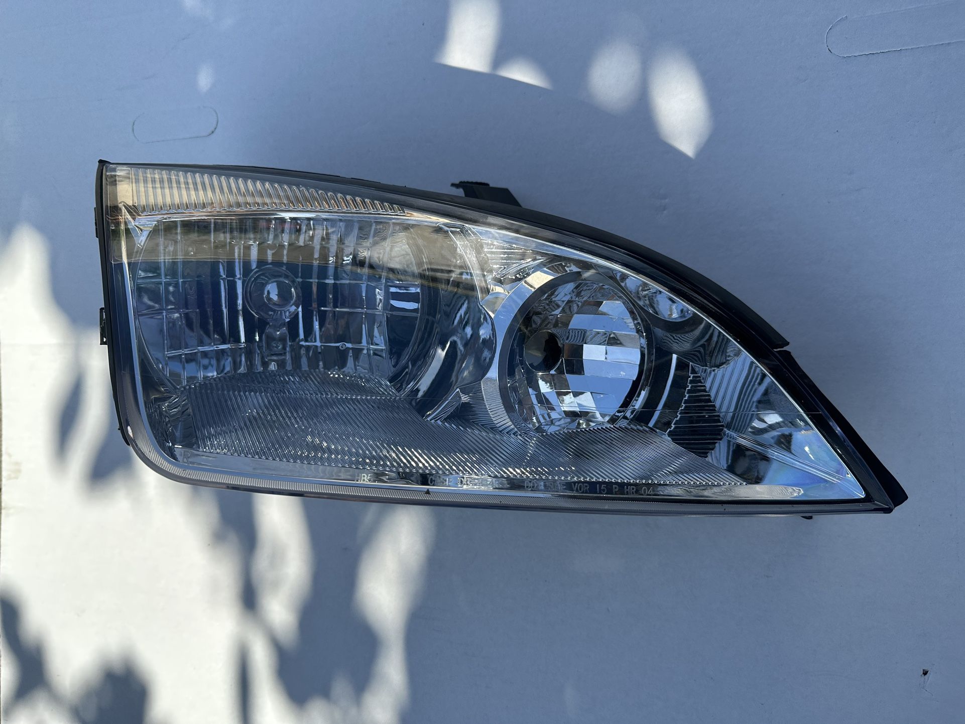 Ford Focus Right Side Headlight Year 2005-2007
