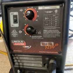 Lincoln Welder Weld Pak 3200HD