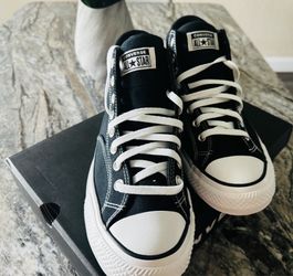 11.5 chuck taylor black and white