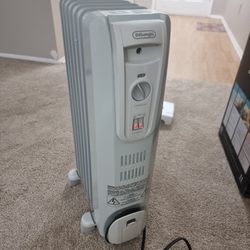 1500W De'Longhi Oil Filled Radiator Heater