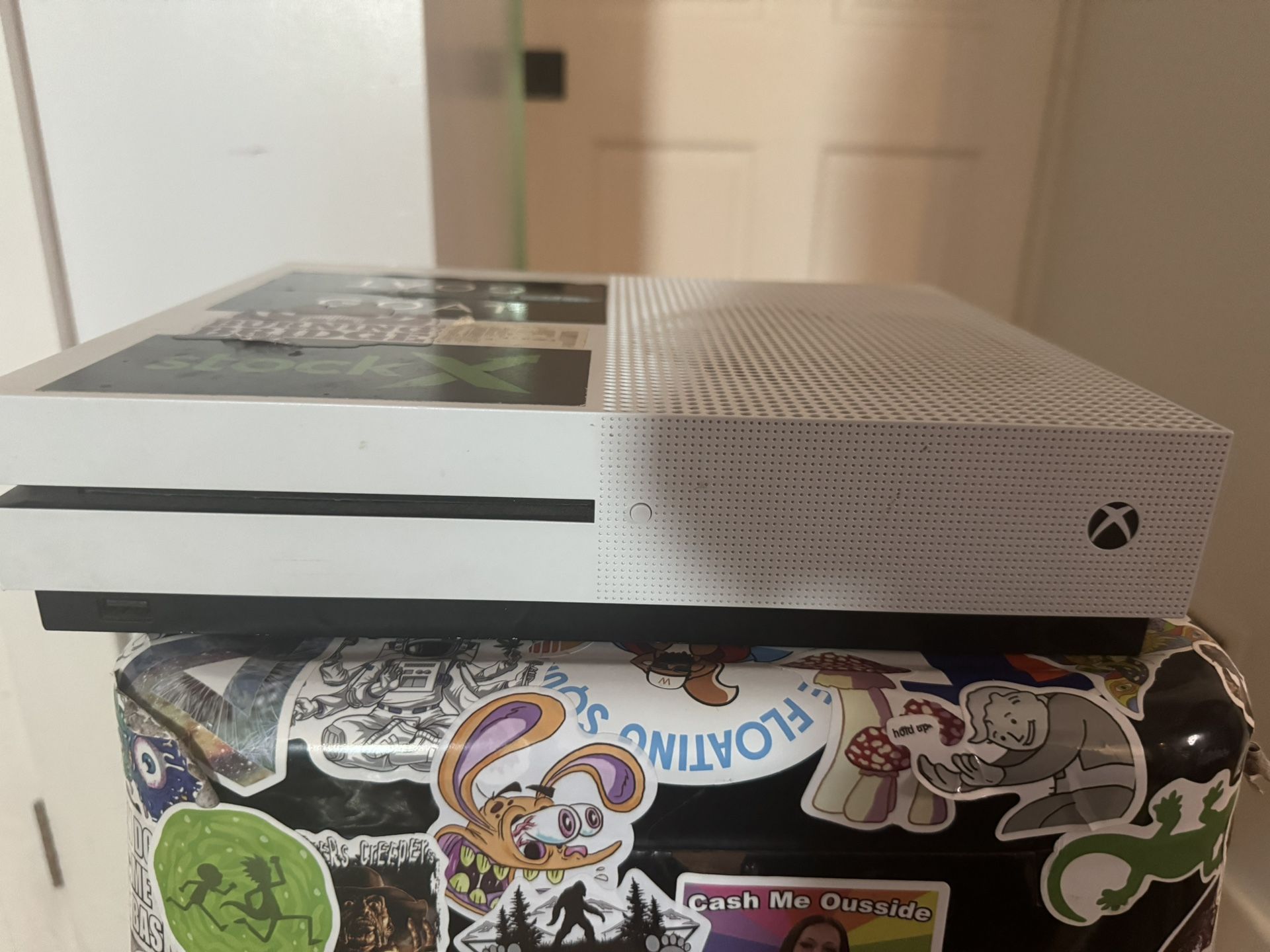 Xbox One S 