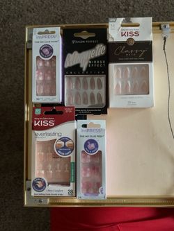 Press-On Nails & Fashion Jewelry Bundle – 8 Items