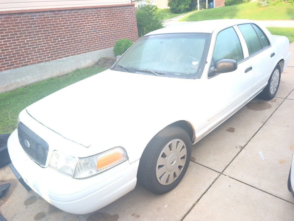 2011 Ford Crown Victoria
