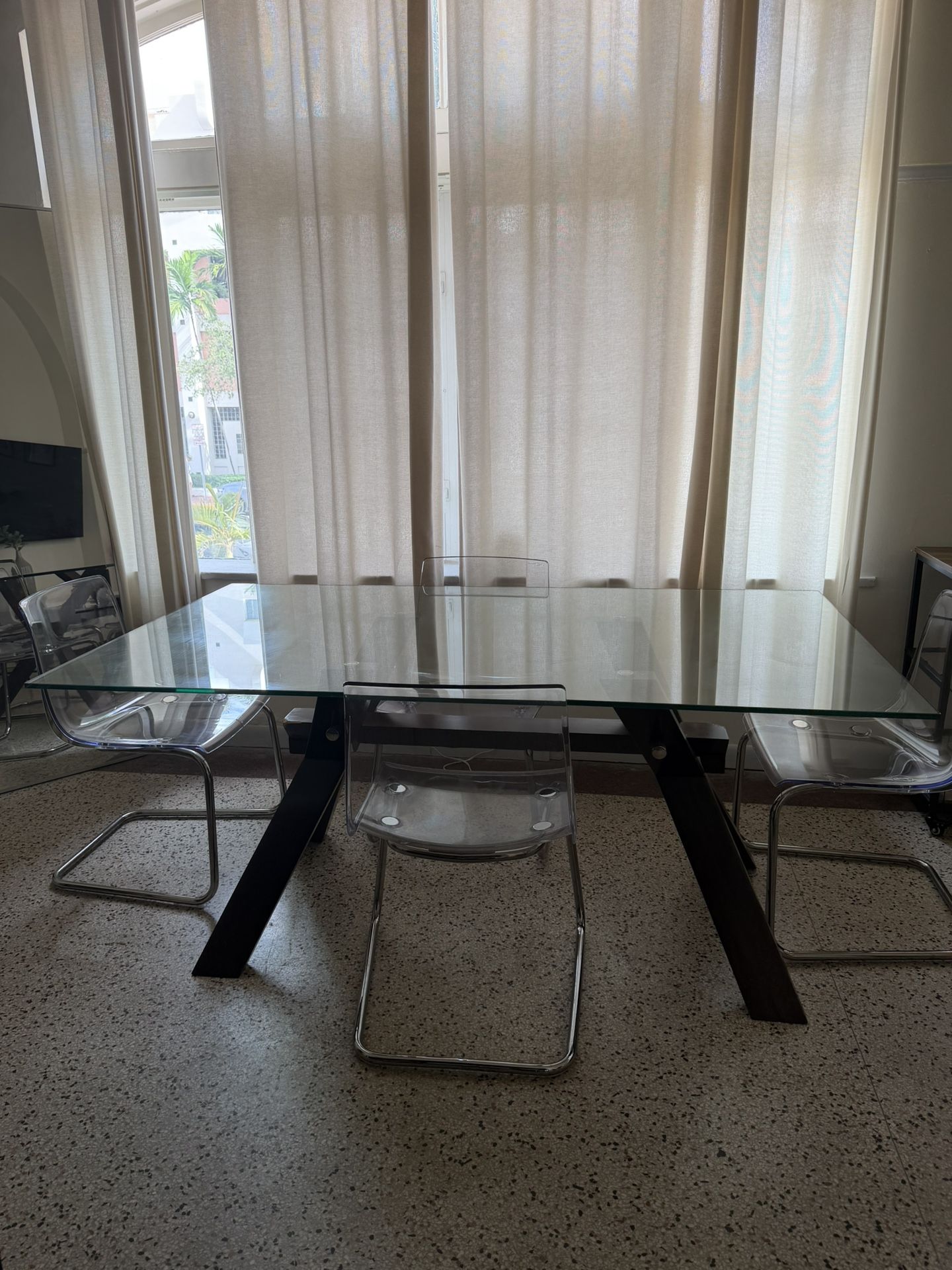 Dinning Room Table With Chairs 