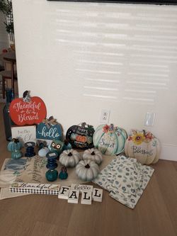 Beautiful Thanksgiving Decorations.  35 pcs