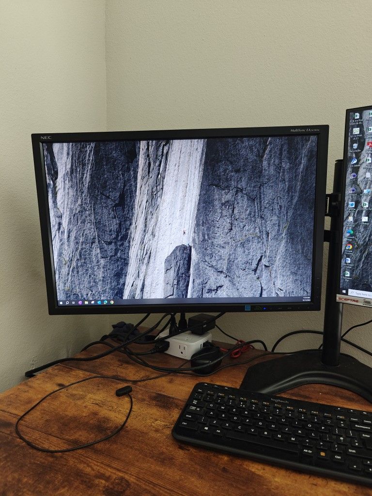 For Sale: 27-inch Monitor (No Stand) – Perfect Condition