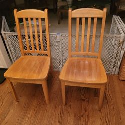 Solid oak wood chairs, set of 2