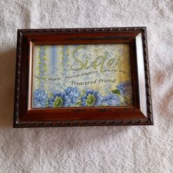 Cottage Garden Sister Woodgrain-Looking Rope Trim Picture Frame Music Box