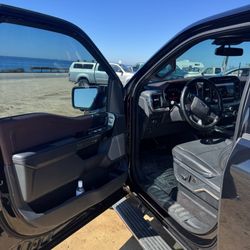 Ford F150 OEM power running boards