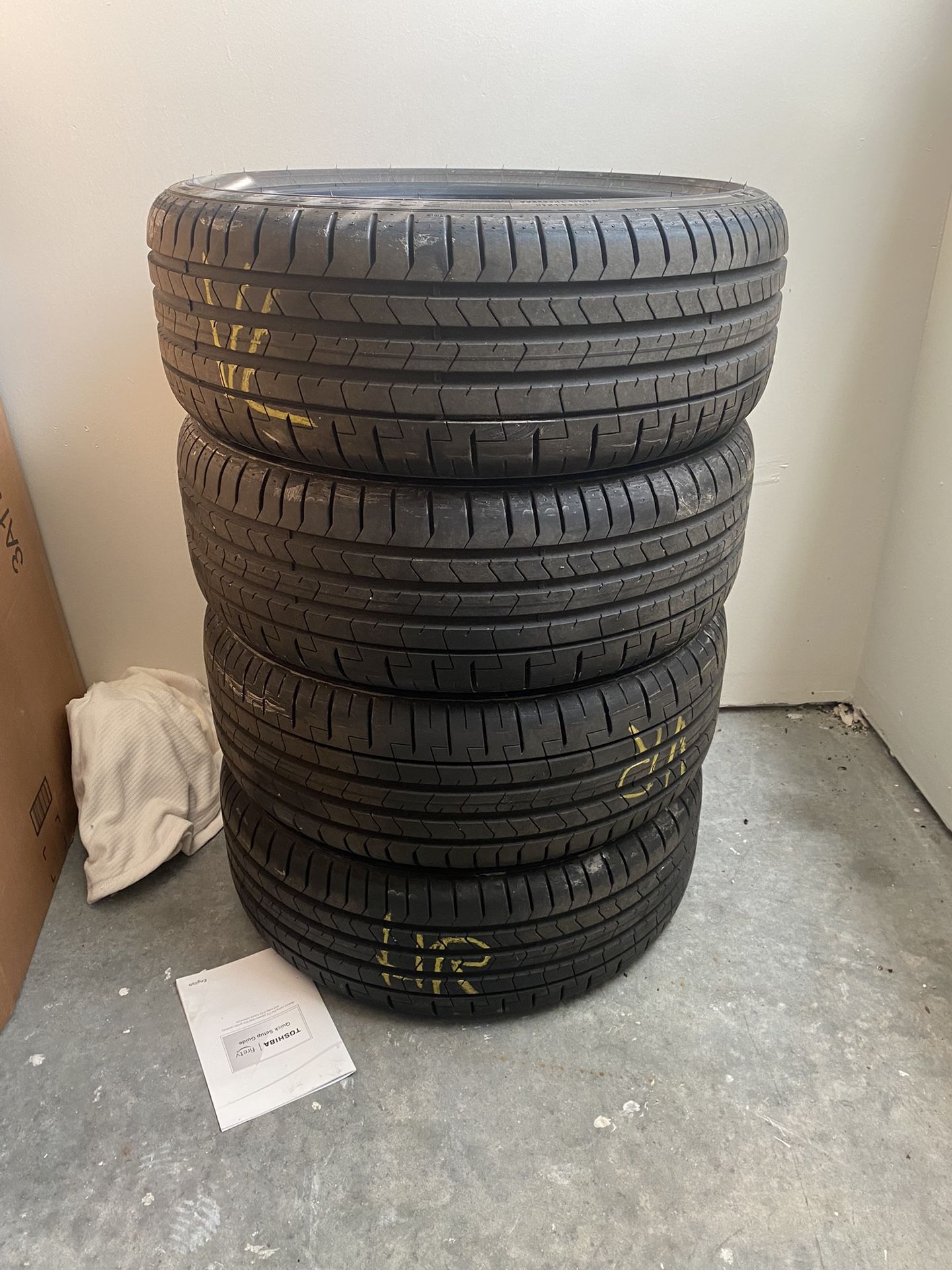 Pirelli P Zero (PZ4) Summer performance Tires