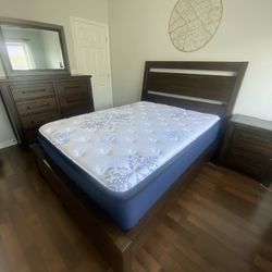 Ashley Queen Bedroom Set (with Mattresses)