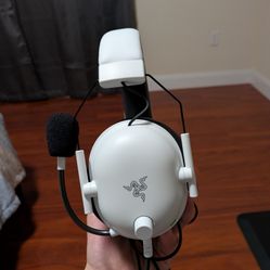 Razer Blackshark V2 X Wired Gaming Headset for PlayStation Xbox Switch PC White
