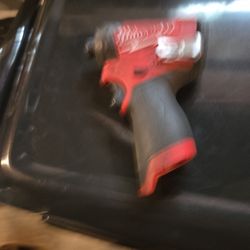 Milwalkee 12v Screw Gun. 