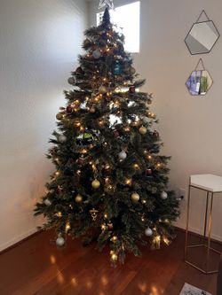 Pre Lite Christmas Tree