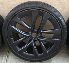 1 Tesla Model S Arachnid Plaid 21” rim
