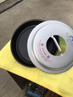 Es un. Micro Radiant cooker. Adams. LiD “ pan and. Por. $5 es nueva