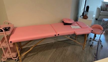Massage table or eyelash table with seat