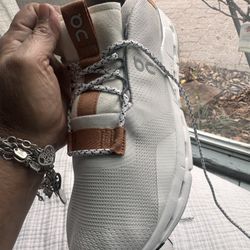 On Cloud Hombre 9.5 Like New