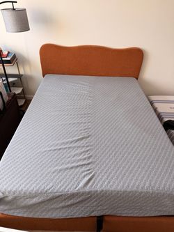 Brand new Novilla 14 inch memory foam mattress