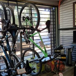 SPECIALIZED🚵‍♀️ BIKE