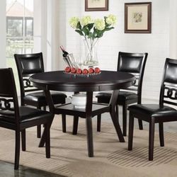 Beautiful Dining Room Set With 4 Cushioned Chairs
