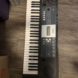 Yamaha YPT-230 61-Key Keyboard 