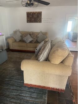 Couch set