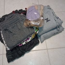 Lot Of Womens Ladies Size Med/Large  Clothes!!