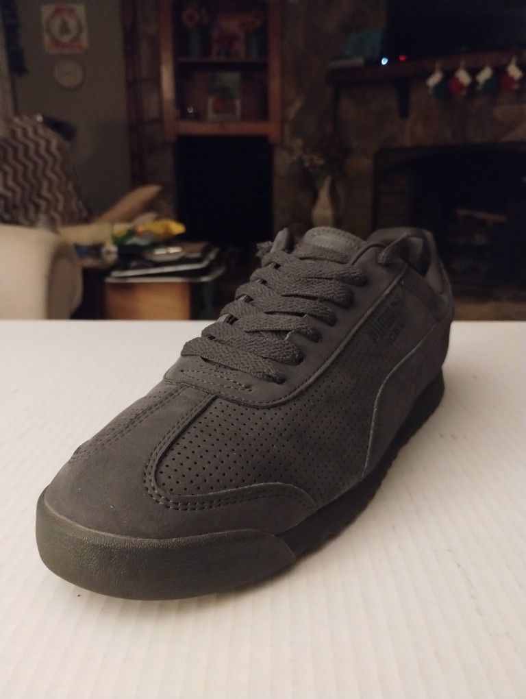 (Size-10.5) Like New, Puma Roma Mono Translucent Men Round Toe Suede Gray Sneakers 360983-01