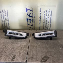 2019-2022 BMW X5 RIGHT AND LEFT FOG LIGHT OEM