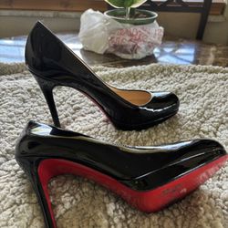 Red Bottoms Christian Louboutin 