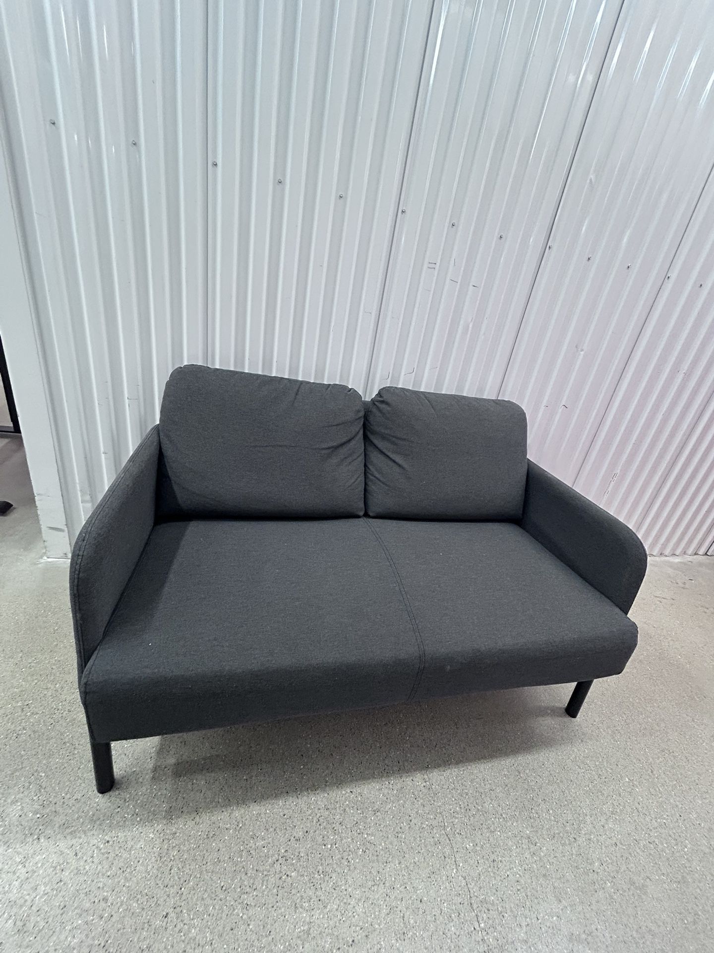 Loveseat 