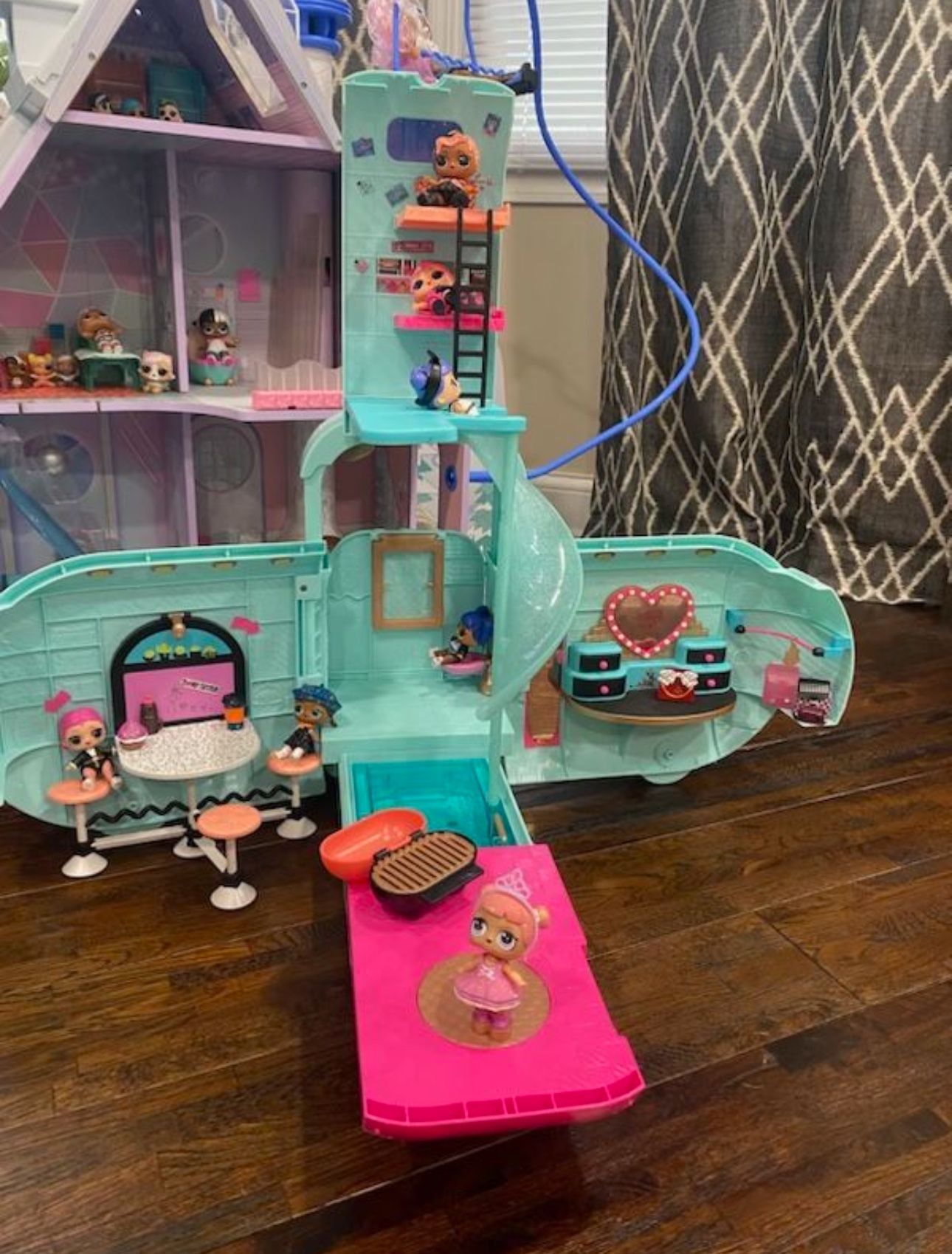 LOL Bundle-New 2 In 1 Glamper Fashion Camper, LOL Water surprise game, Bookbag And Dolls