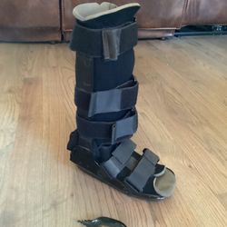 Air Bregg medium size ankle/foot boot with pump 