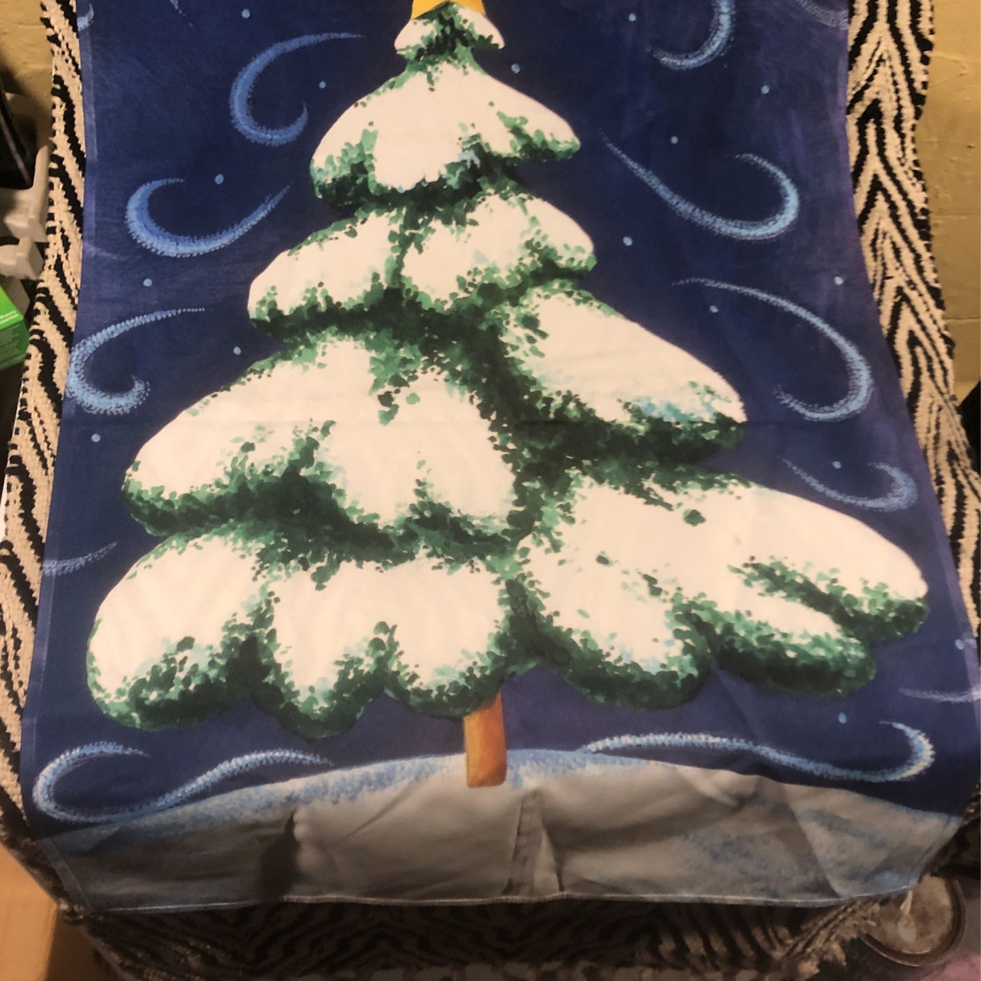 A Snowy Christmas Tree, Outdoor Flag