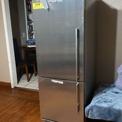Fisher & Paykel Refrigerator
