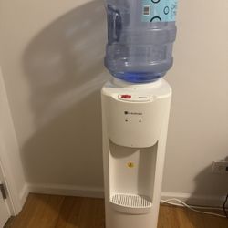 Water cooler / dispenser