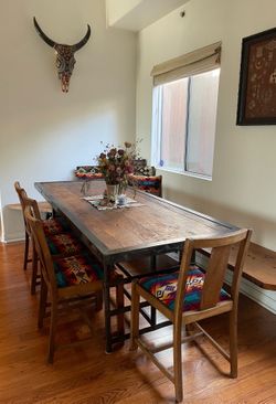 Stunning Vintage Table