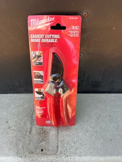 Milwaukee 3/4 in. Cut Capacity High Carbon Steel Blade Bypass Hand Pruner